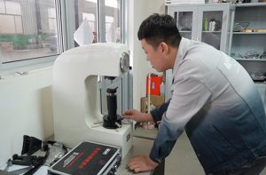 Coordinate-measuring-machine