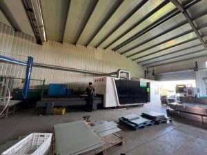 Laser-cutting-equipment