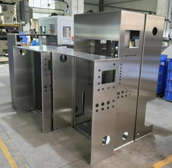 Custom vs Standard: Finding the Right Stainless Steel Enclosure Manufacturer for Your Project